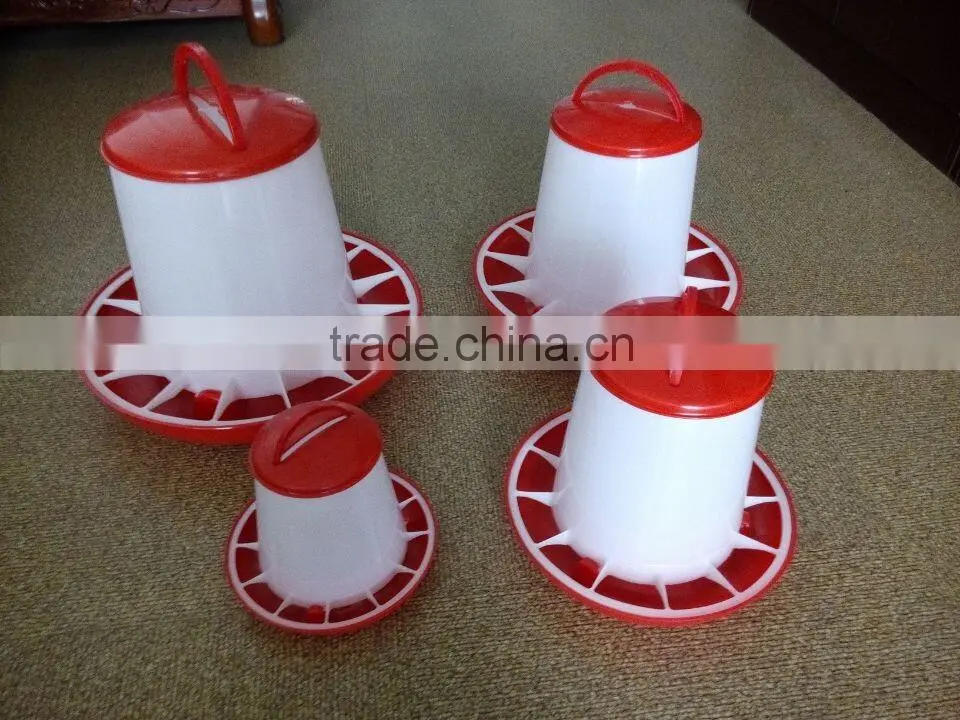 Automatic chicken feeder for poultry farm equipment