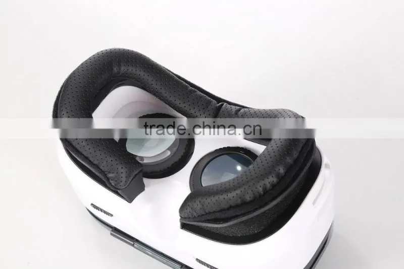 Virtual Reality Headset for smartphone