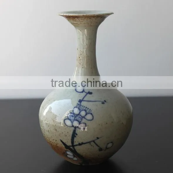 Jingdezhen Blue And White Floret Bottle Hand-Painted HY0013