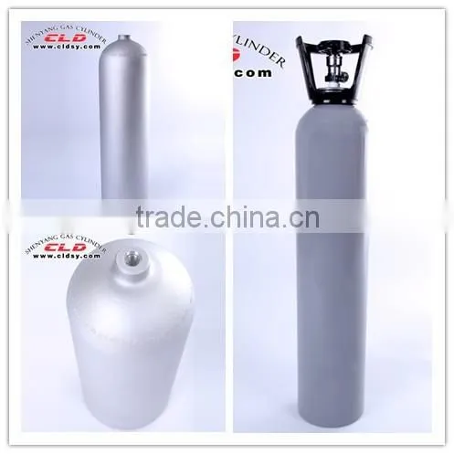 entertainment equipment scuba diving oxygen cylinders