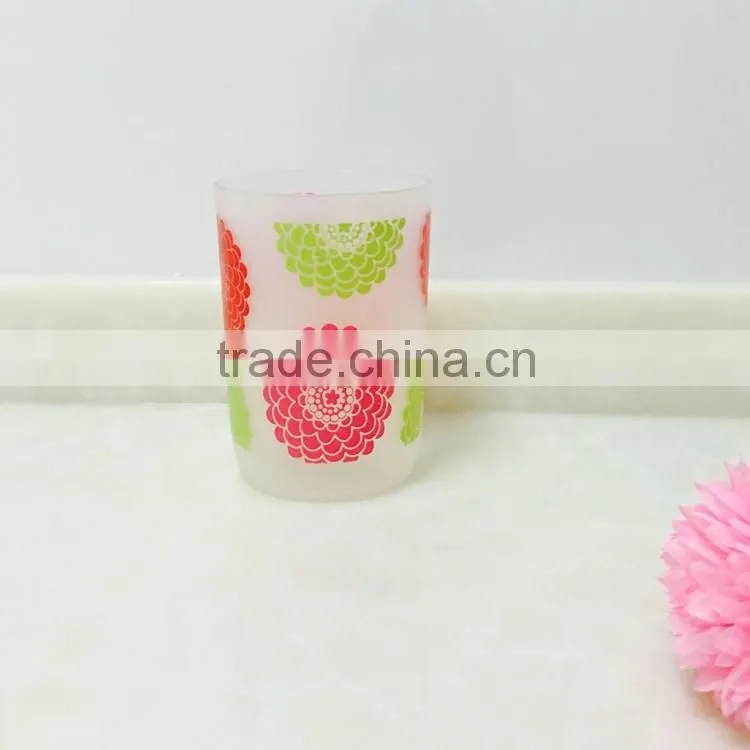 Leaf and flower printed plastic cup for bathroom