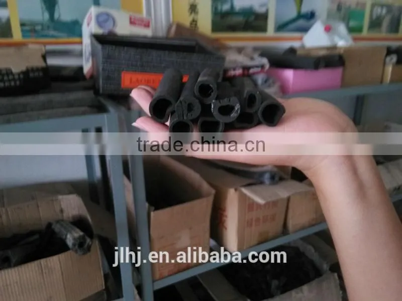 Coconut shell/ peanut shell/ wood charcoal Briquette making machine