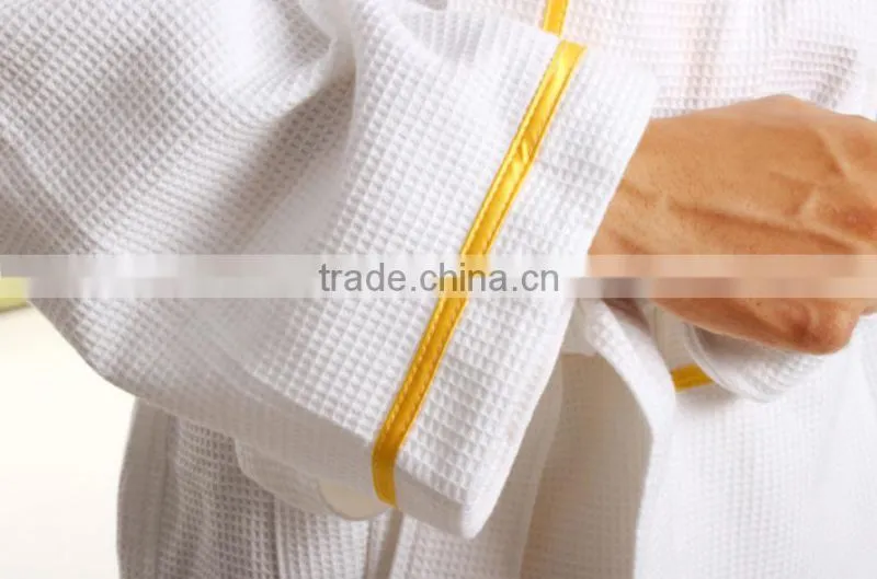 Customized Color 100% Cotton Waffle Fabric Unisx Wholesale Bathrobe