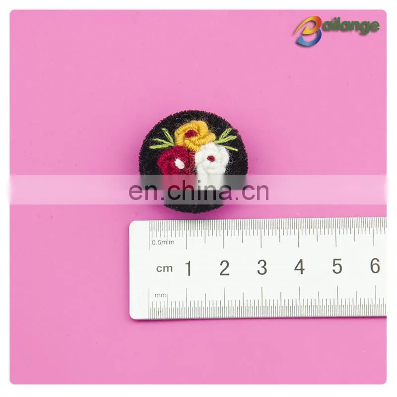 Famous Chinese knot partten fashion beaded coconut button