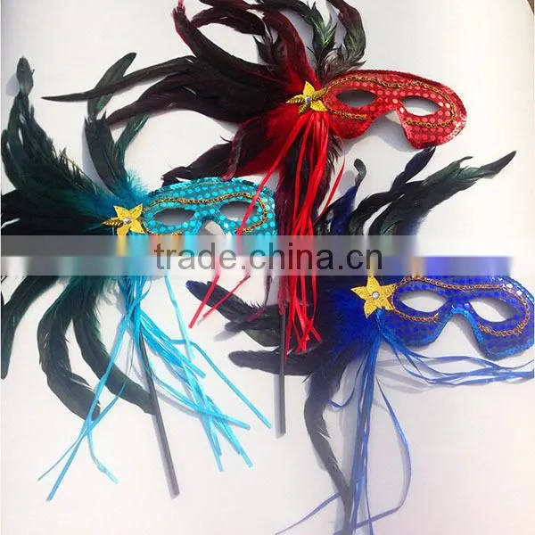 Wholesale masquerade masks with stick fashion peacock feather Christmas venetian party mask with stick for sale 3colors