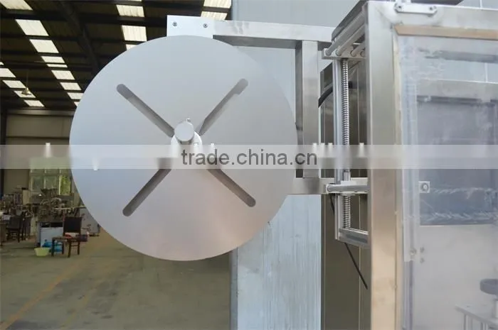 YB-TB200 Automatic shrink sleeve labeling machine made in China.