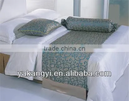 100% hotel decorative cushions and bed runner