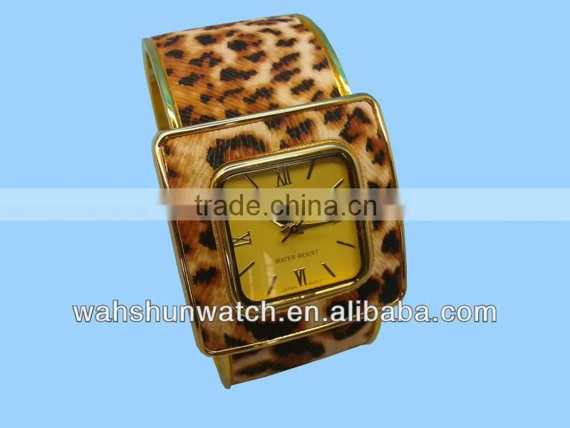 factory custom logo fashion leopard leather fancy womens golden bracelet watch