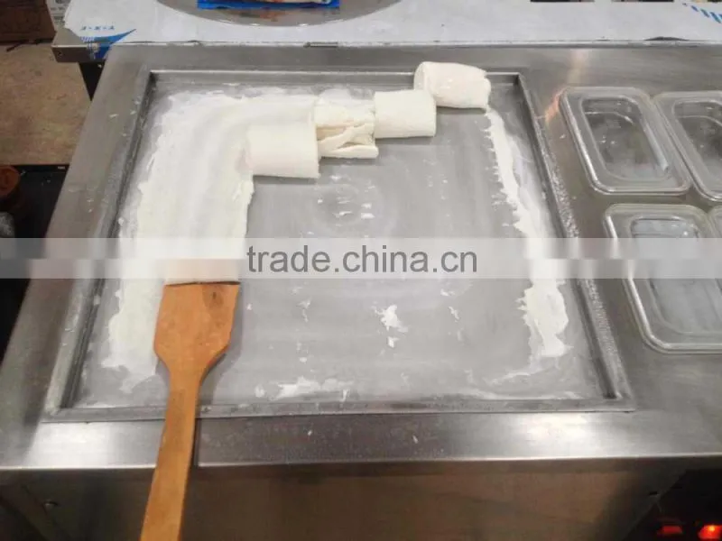 double pans roll ice cream machine with topping