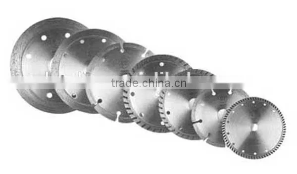 Large pipe cutting and beveling machine