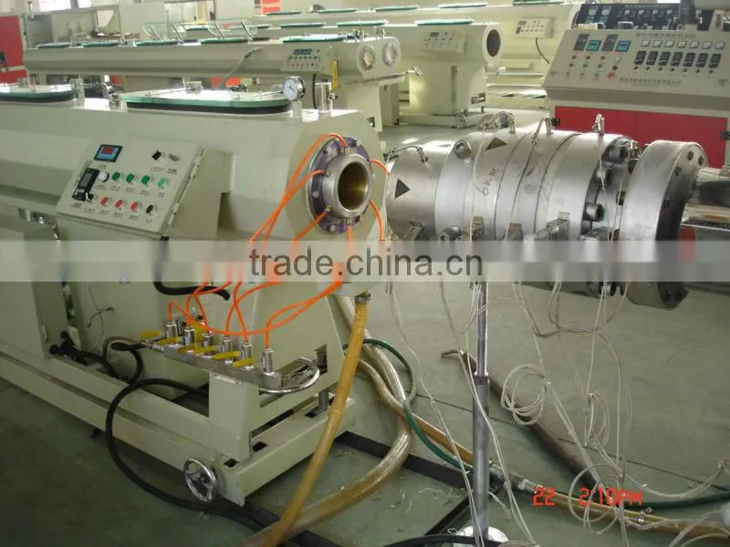 2013 new PVC plastic pipe machine