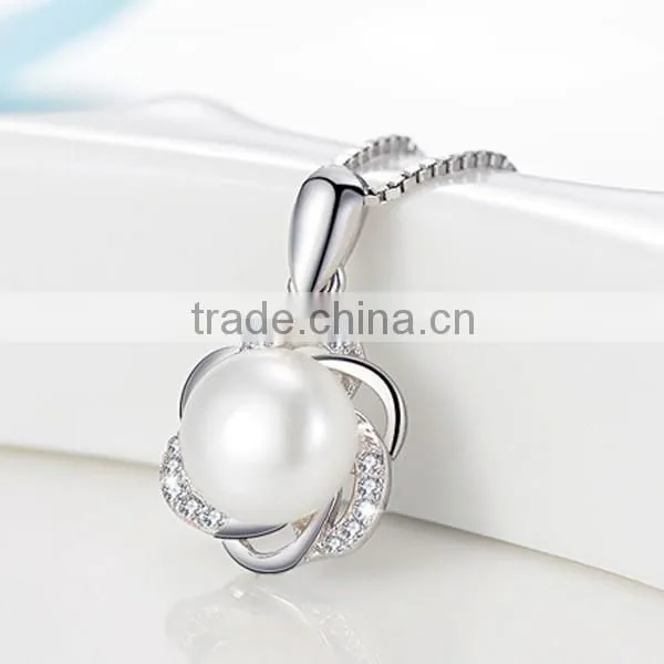 Simple design elegant pearl necklace pendant