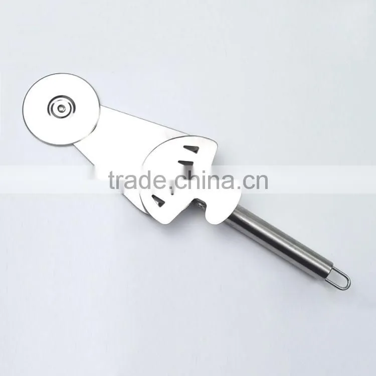 Multi stainless steel pizza tong with a nylon pizza cutter