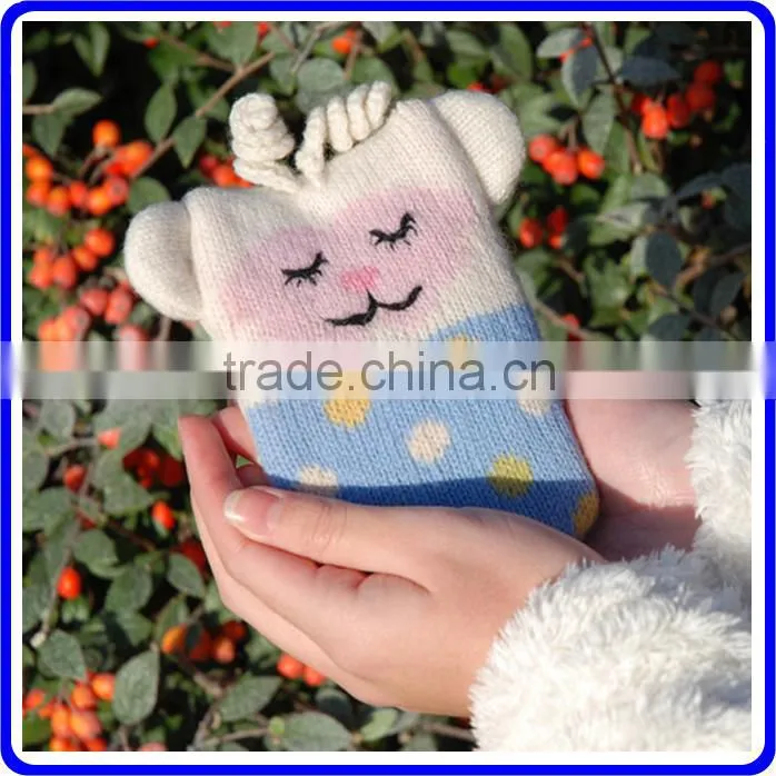 Hot water bottle shape Self heating heat pack
