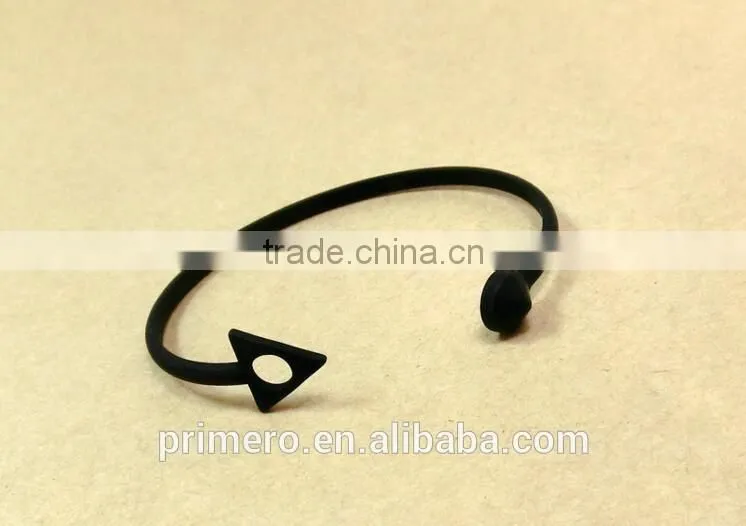 Fashion New copper alloy Triangle cuff expandable pyramid bangle wholesale