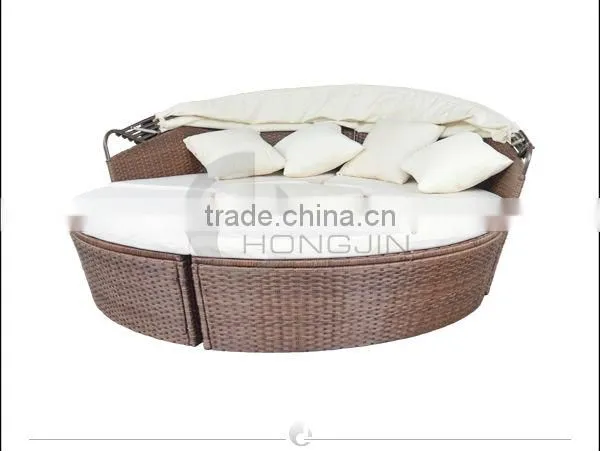 Garden Furniture Sets Steel Frame PE Wicker Round Sun Bed