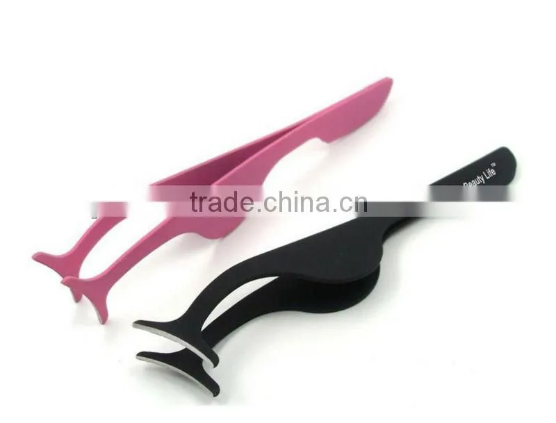 application of false eyelashes