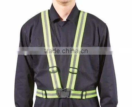 Reflective safety belt