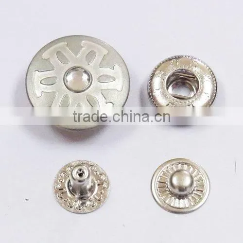 Diamond snap button
