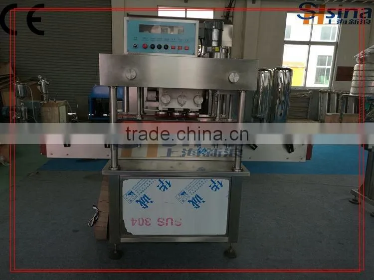 Automatic plastic bottle capping machine