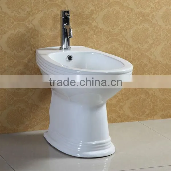 Easy To Clean White Glazed Ceramic Bidet