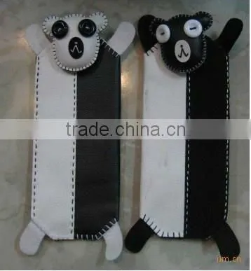 2012 DIY cow shaped cute pen bag