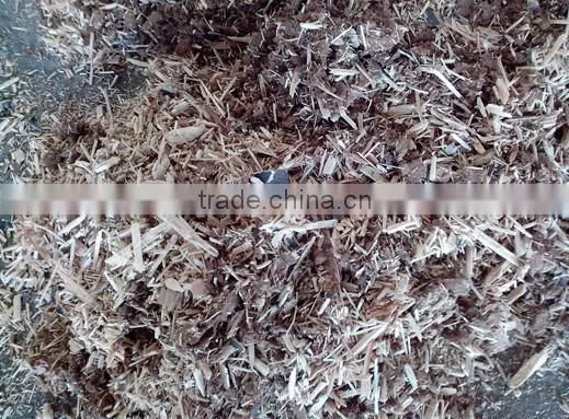 Industrial wood shredder for waste wood