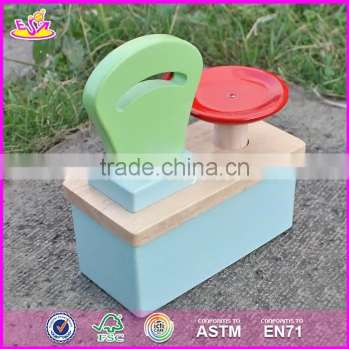 2016 New design children pretend play funny wooden scales toy W10D148