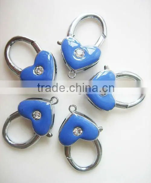 Enamel heart lobster buckle
