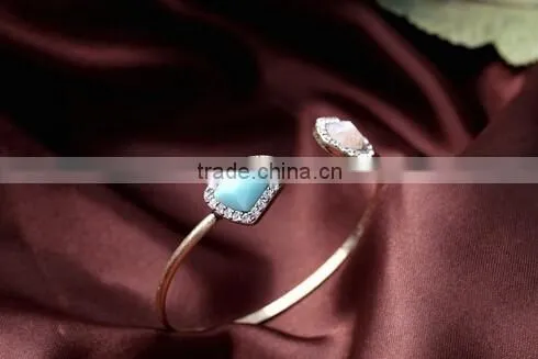 >< NEW Fashion Geometric Resin rhinestone Cuff Bracelets/