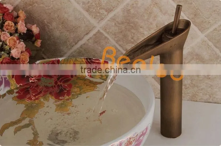 Single Handle Single Hole Bela Hot Sale Antique Brass Faucet in Bathroom