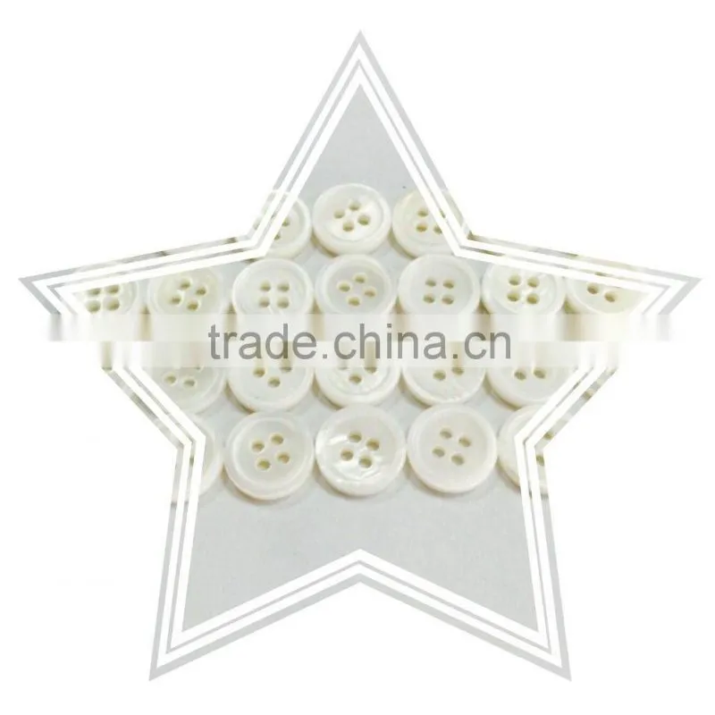 2015 New fashion 4 hole shell buttons/ garment accessory (#F10001)