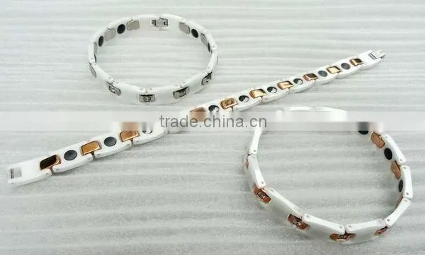 15001 gold plated steel with white magnetic ceramic bracelet