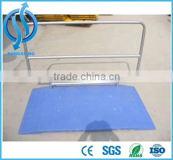 Plastic Trench Cover with Iron Barrier for Road Work