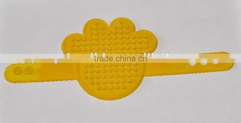 horse grooming pet cleaning brush