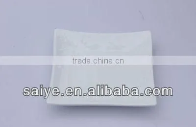 Tray spray type washing machine