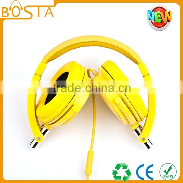 Hit the streets with powerful bass tangle free headphones headsets for smart phone