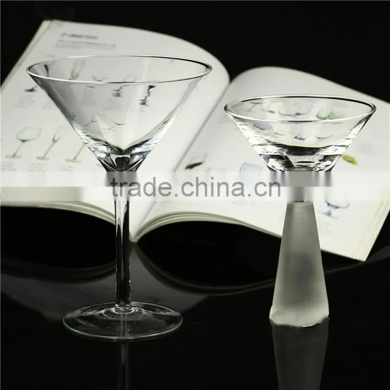 Best price with good quality martini glass hot selling crystal Cocktail glass special machine pressed base