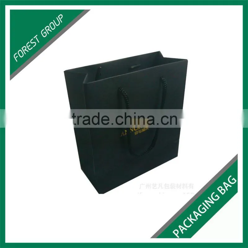 MATT LAMINATED RECYCLABLE CLOTHES PACKAGING BAGS WITH HANDLE