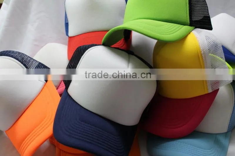 Different matching plain trucker caps in wholesale