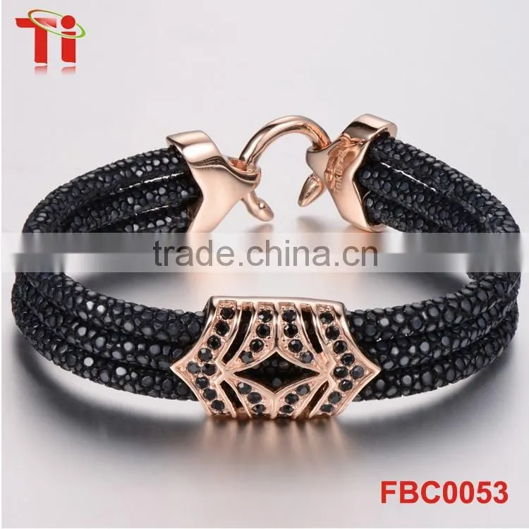 Stainless steel bracelet for girls, exquisite bracelet with adjustable end, fine chain stainless steel jewelry gift