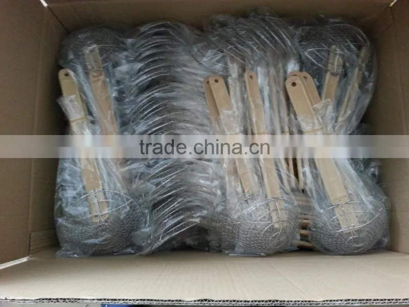 Hot sale stainless steel/zink plated metal noodle skimmer with bamboo handle