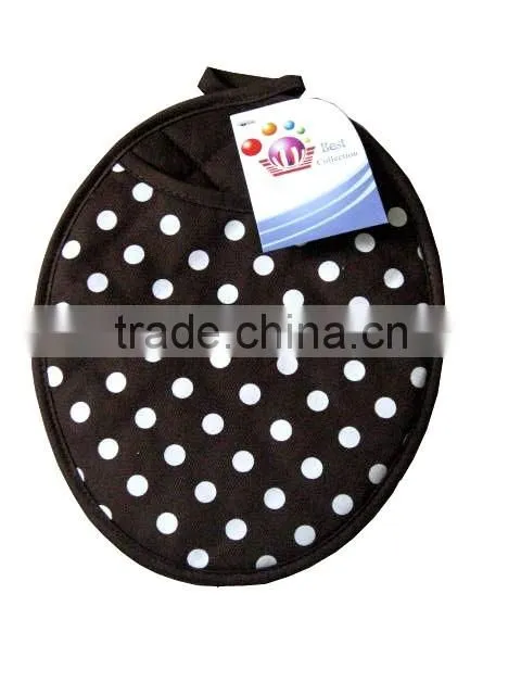 dotted design with back side neoprene cotton pot holder
