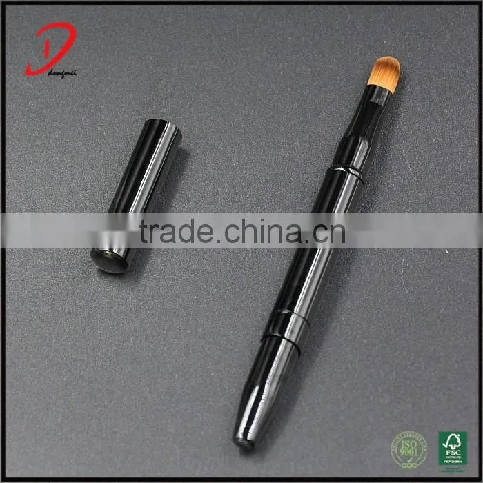 Wholesale Private Label OEM Black Metal Handle Retractable Lip Brush
