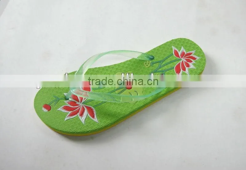 embossed insole girl slipper
