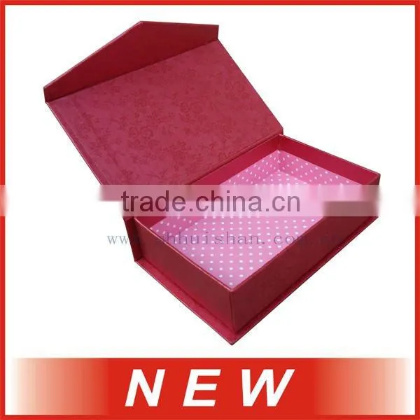 Elegant wedding gift packing box