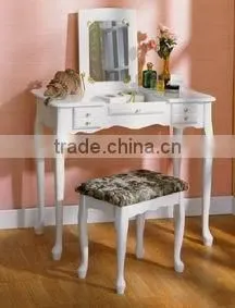 Dressing table with mirrors