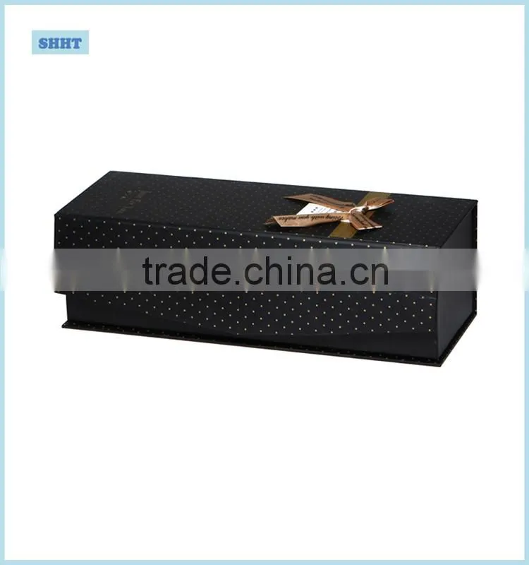 luxury gift packaging box with megnet closure and customized design
