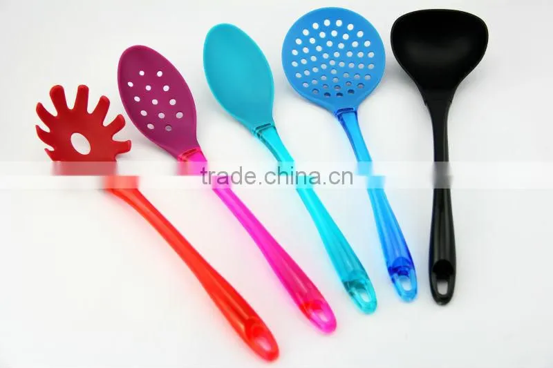 2014 new kitchen set colorful 5pc nylon cookware set
