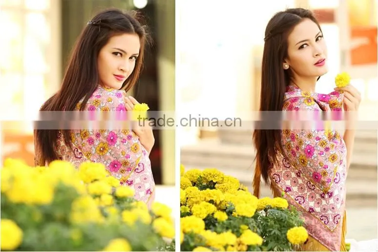 Customized silk twill square scarf with digital printing